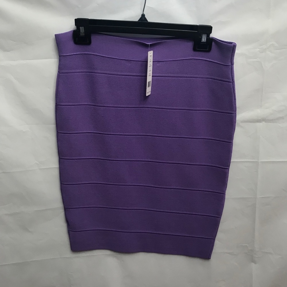 Romeo & Juliet bandage lavander skirt - Picture 2 of 3
